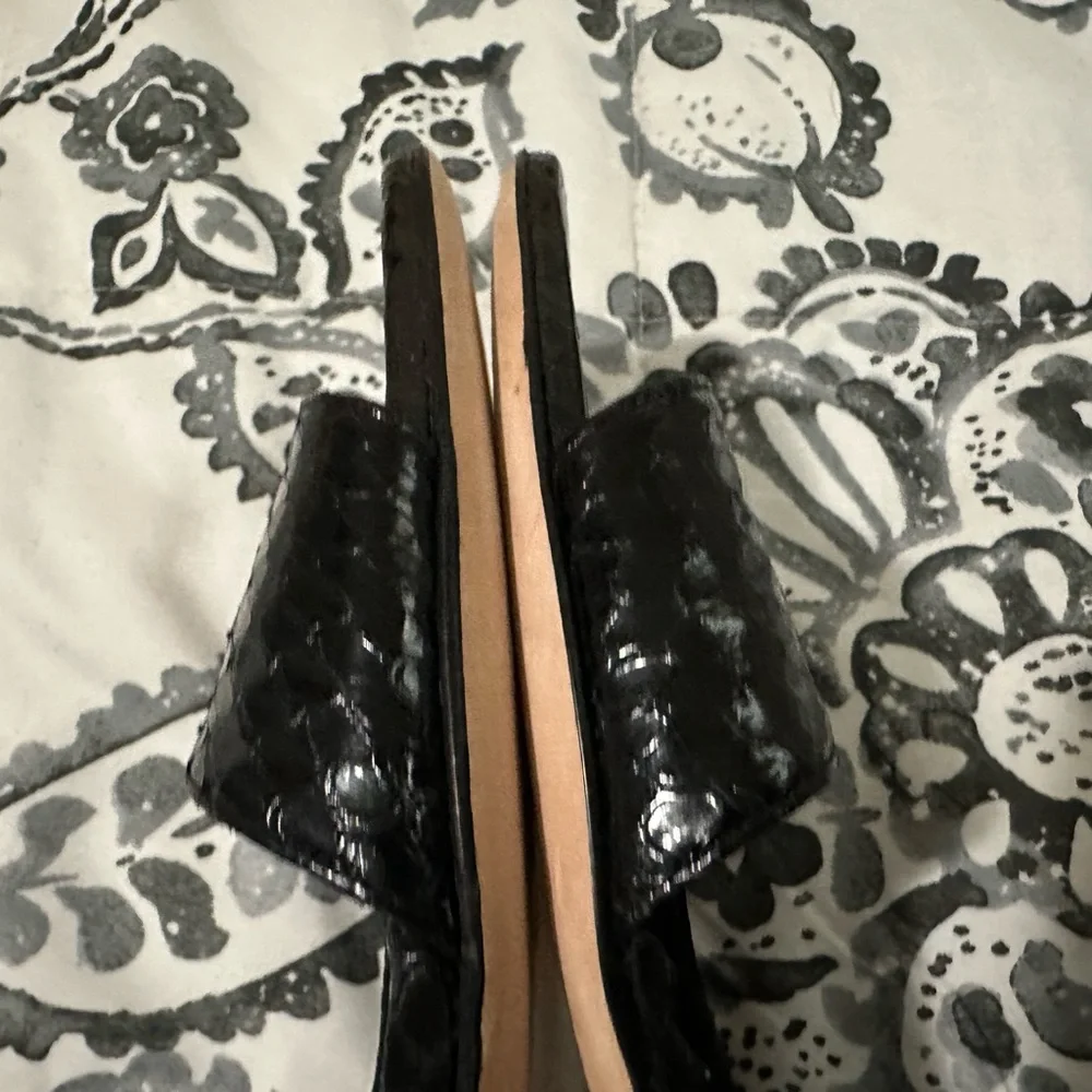 Manolo Blahnik Textured Black Sandals - Picture 15 of 16